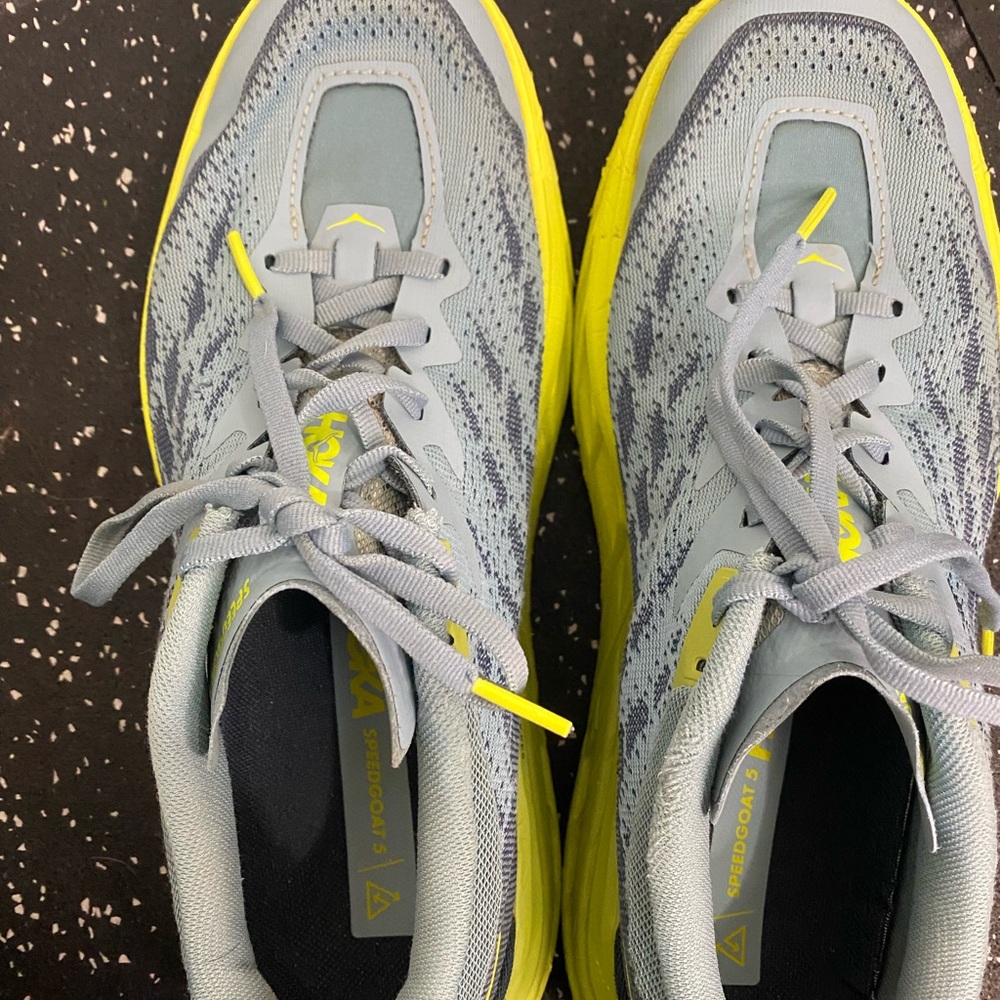 Hoka  One One Speedgoat 5 men’s 8.5D Athletic Shoes in Blue and Neon Yellow - Picture 6 of 10